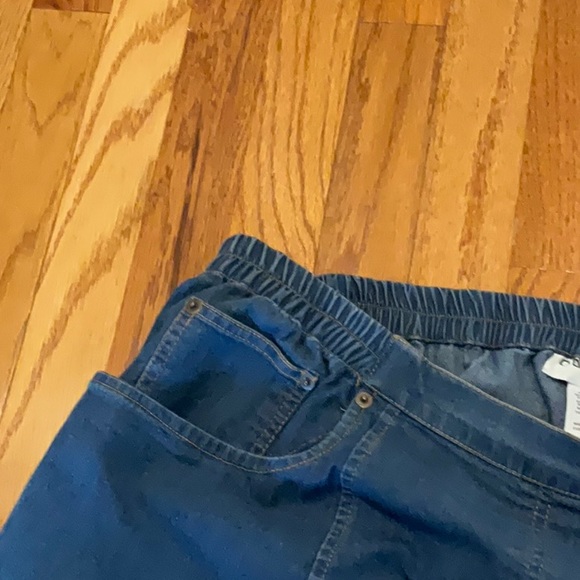 C.D.Daniels~Wide Leg Cropped\Capris 💙 - Picture 6 of 10